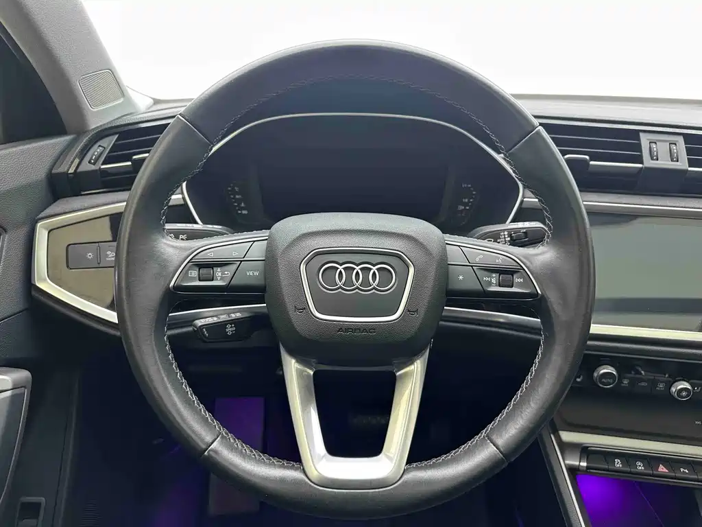 Audi Q3 2023 — фото 17