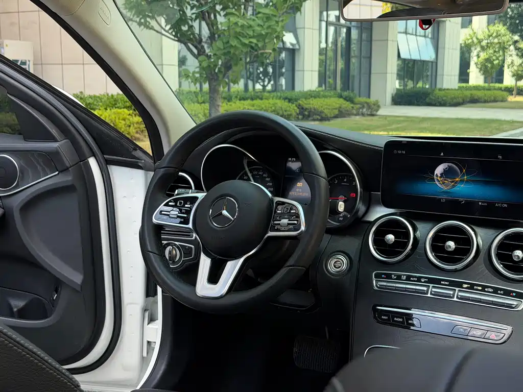 Mercedes-Benz C-Class 2019 — фото 15