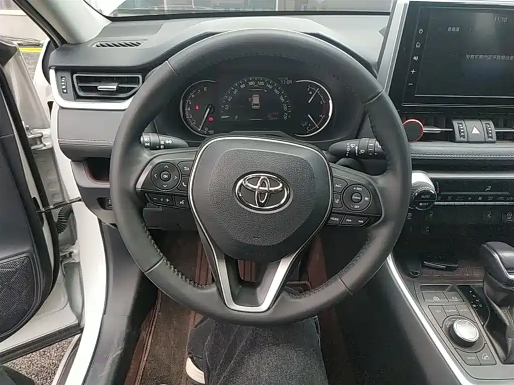 Toyota RAV4 2020 — фото 11