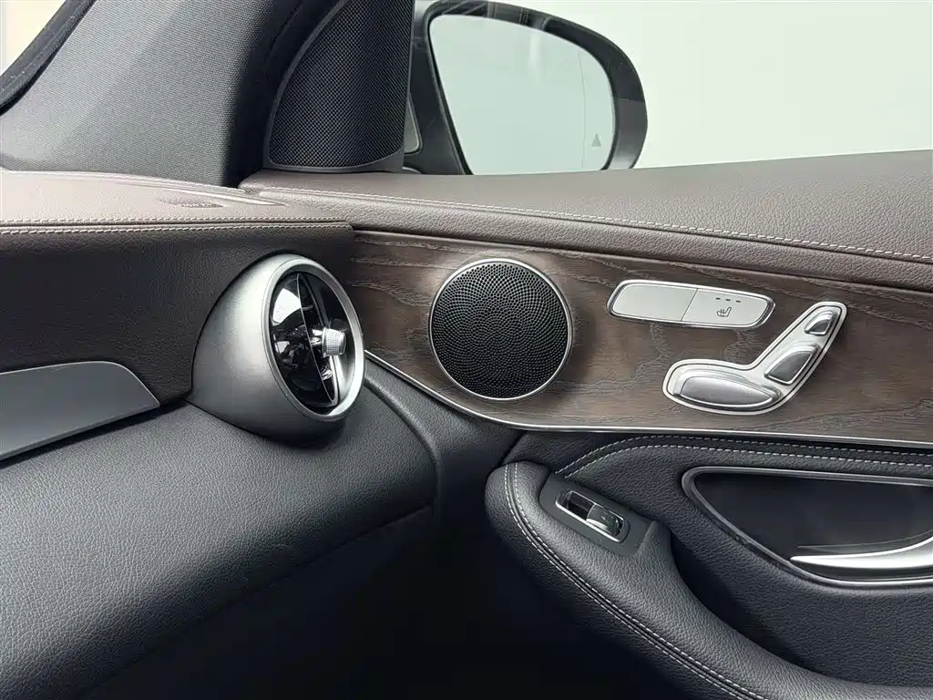 Mercedes-Benz GLC 2020 — фото 33