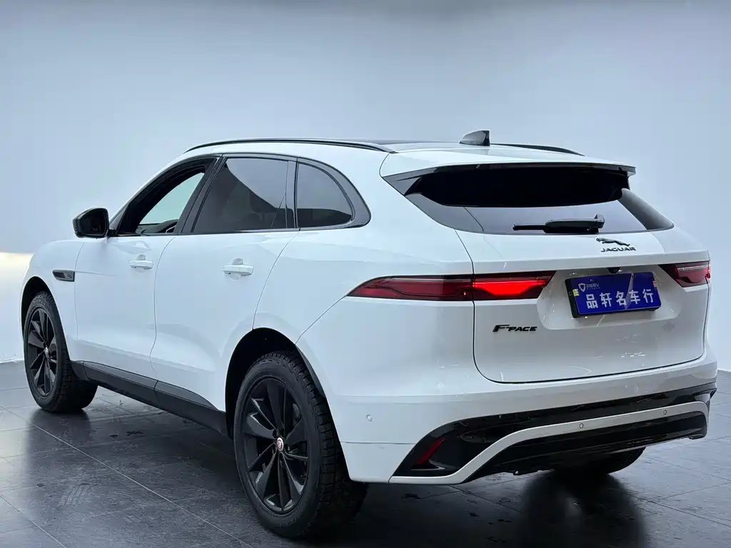 Jaguar F-PACE 2023 — фото 4