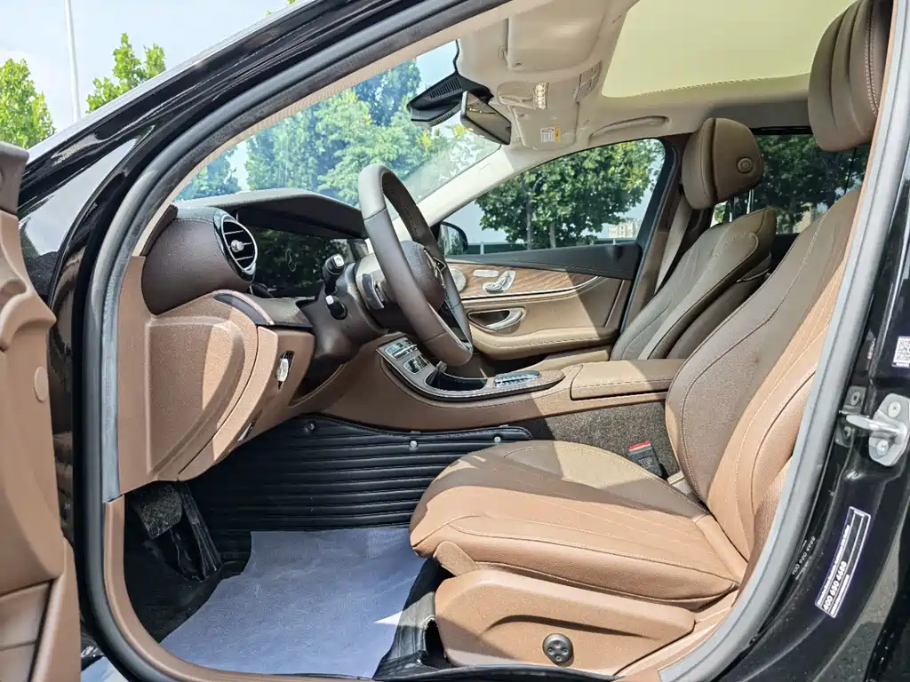 Mercedes-Benz E-Class 2023