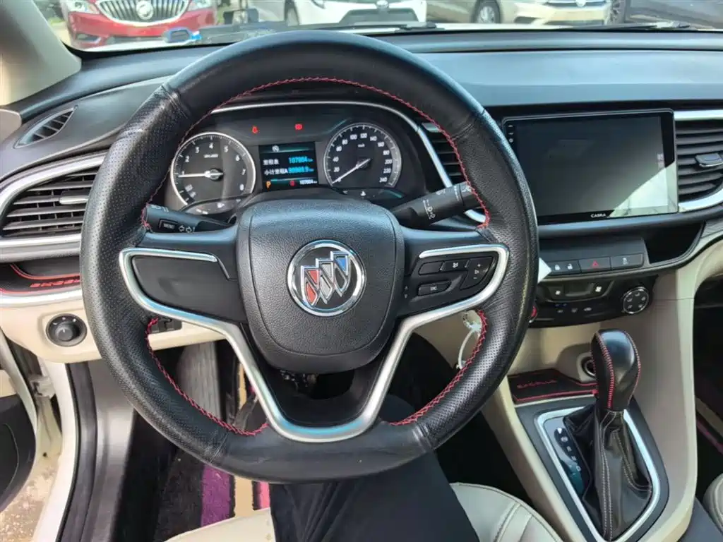 Buick Excelle 2017 — фото 10