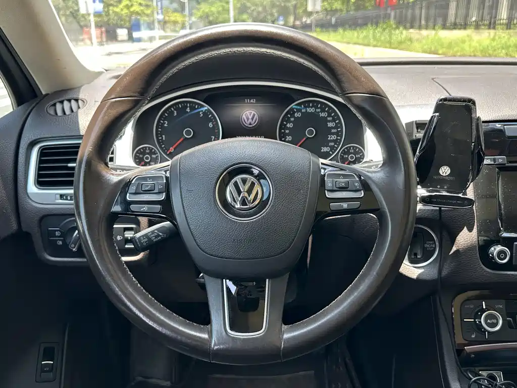 Volkswagen Touareg 2014