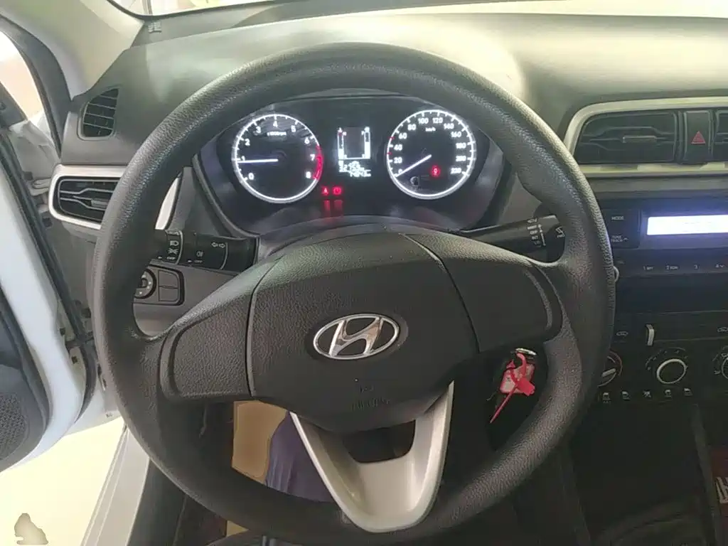 Hyundai Accent 2019 — фото 11