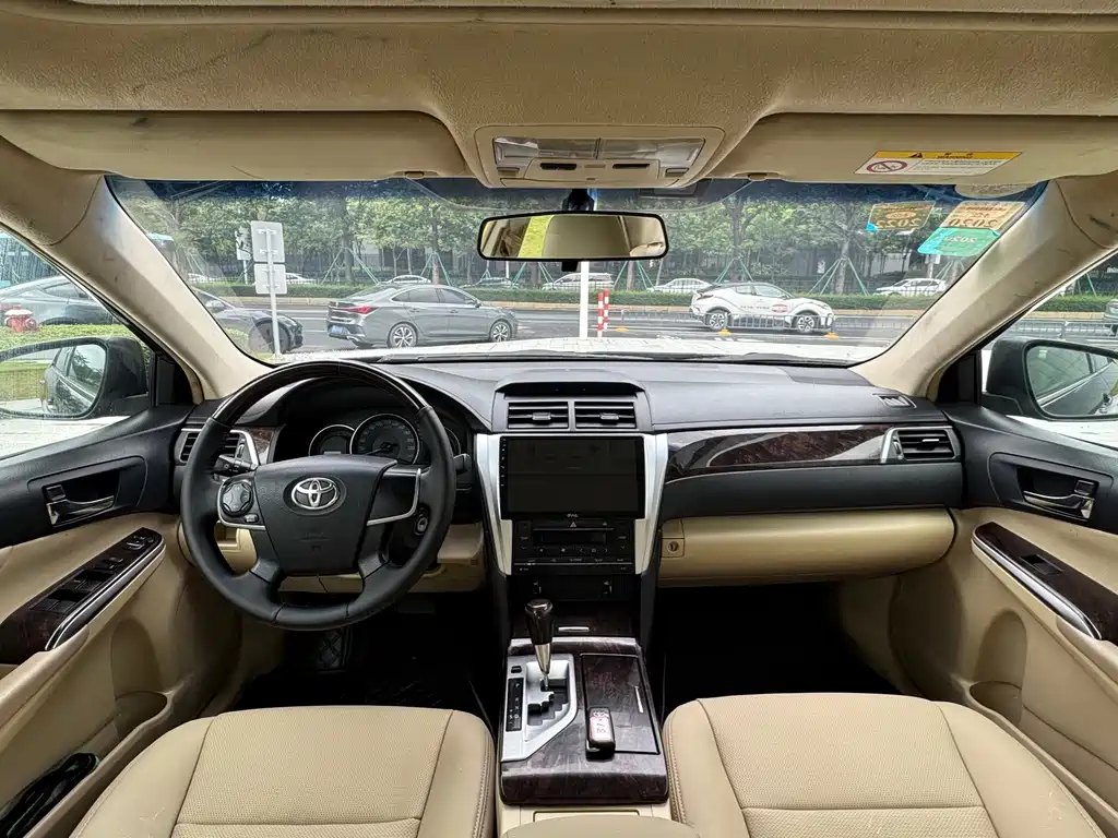 Toyota Camry 2016 — фото 11