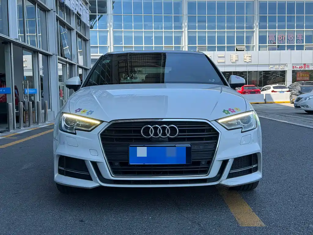 Audi A3 2018 — фото 2