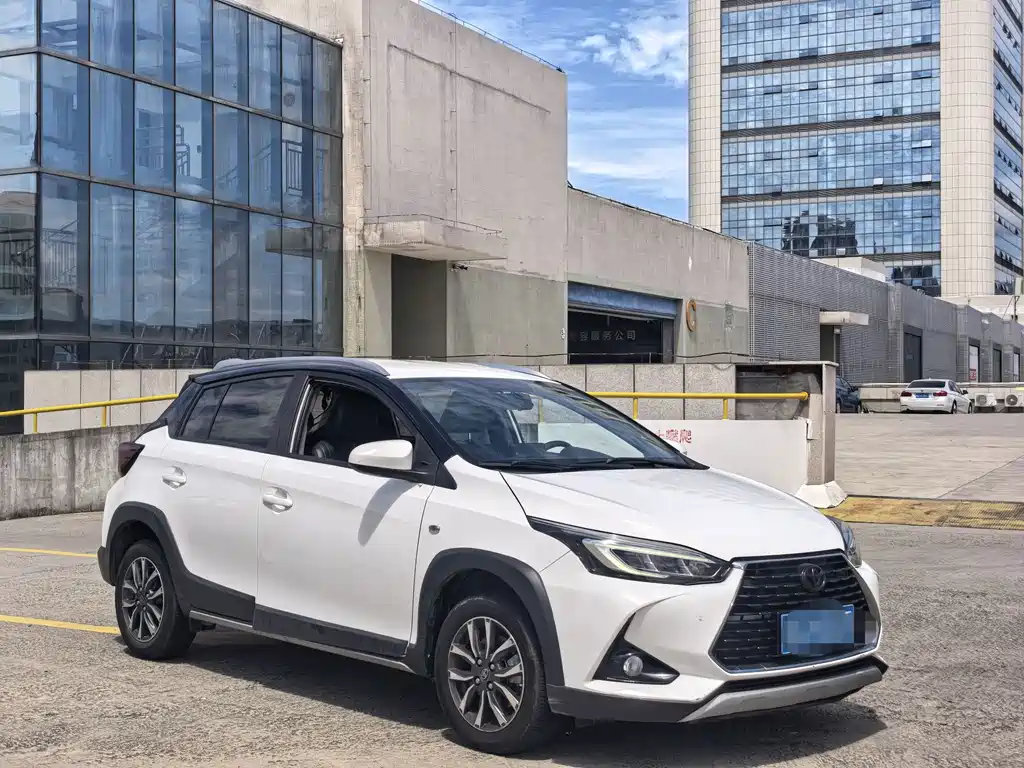 Toyota Yaris L 2021