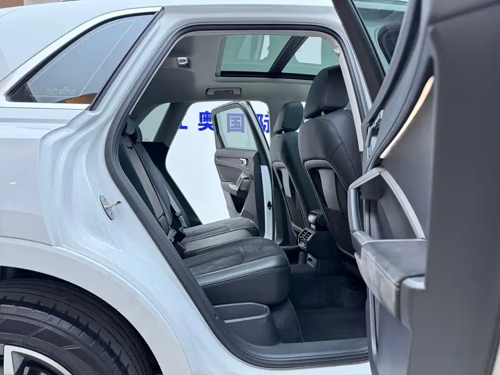 Audi Q3 2023 — фото 16