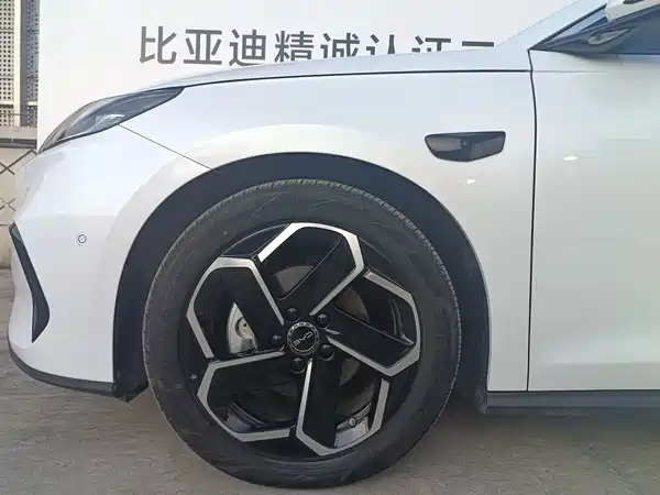 BYD Seal 06 DM-i Travel Edition 2025