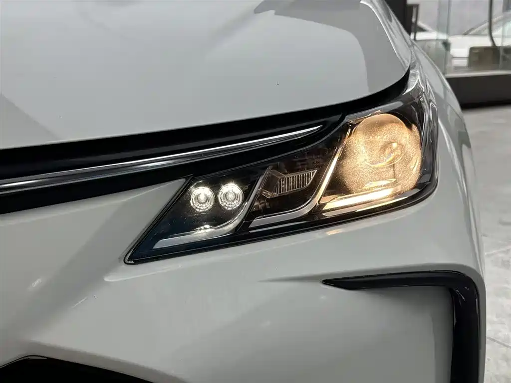 Toyota Corolla 2023 — фото 15