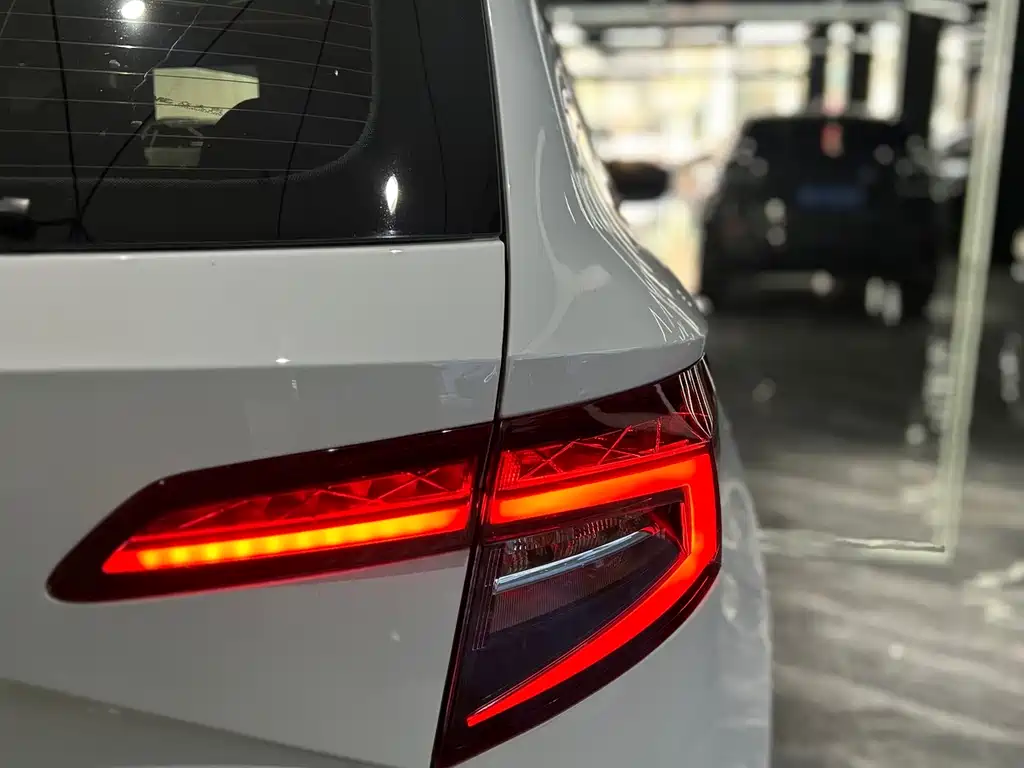 Skoda Karoq 2024 — фото 36