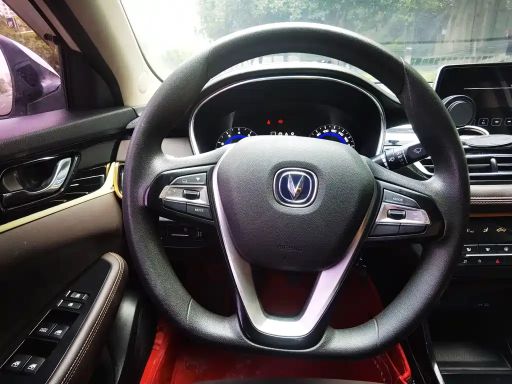 Changan Eado DT 2018 — фото 14