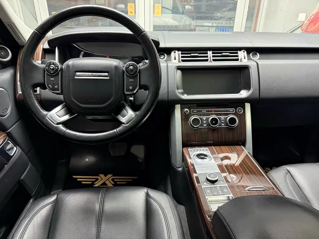 Land Rover Range Rover 2018 — фото 27
