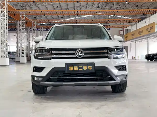 Volkswagen Tharu 2019