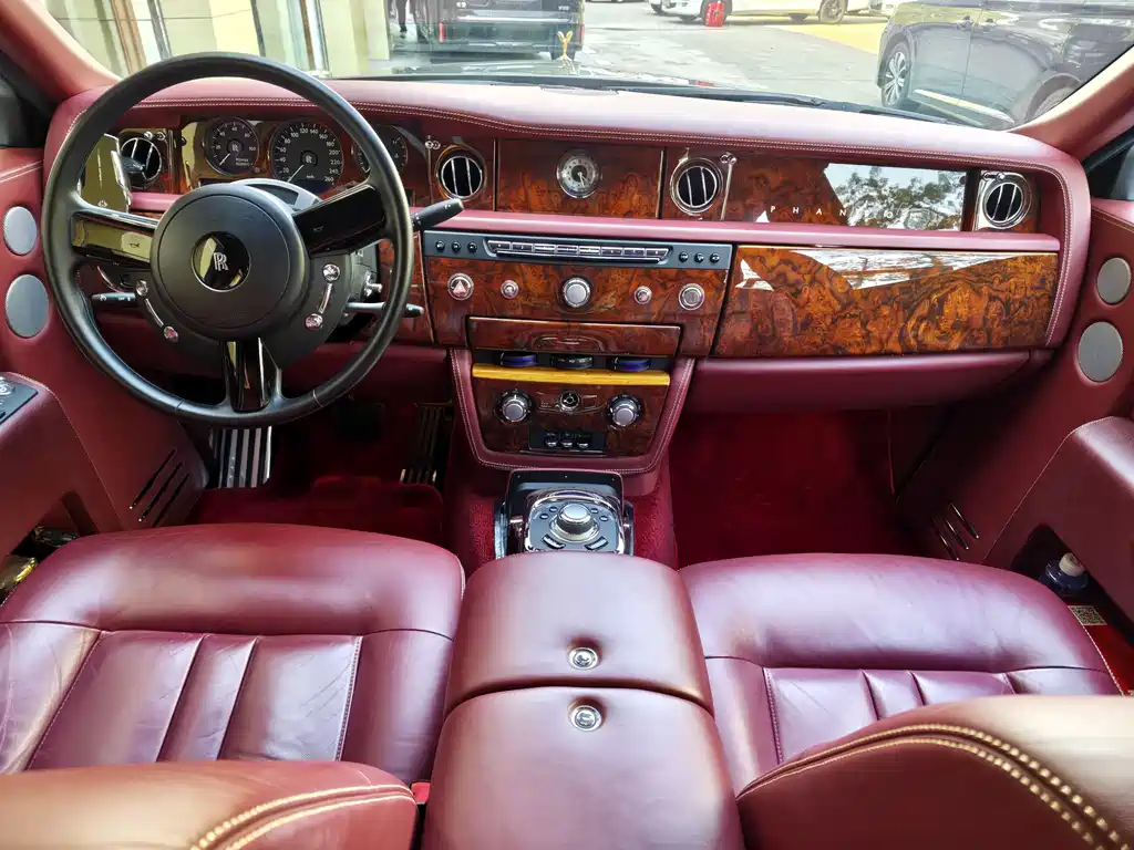 Rolls-Royce Phantom 2013 — фото 14