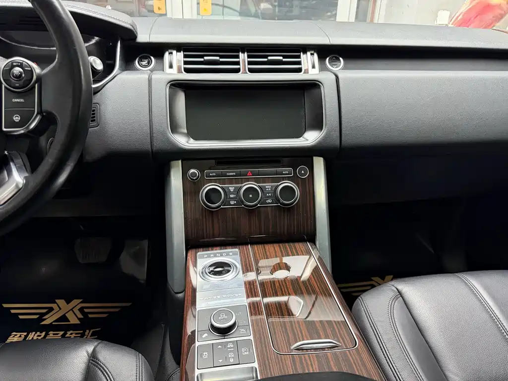 Land Rover Range Rover 2018 — фото 33