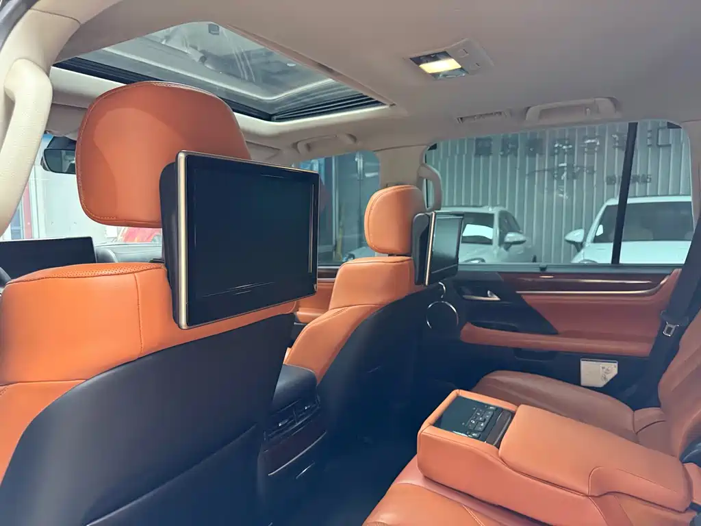 Lexus LX 2019 — фото 13