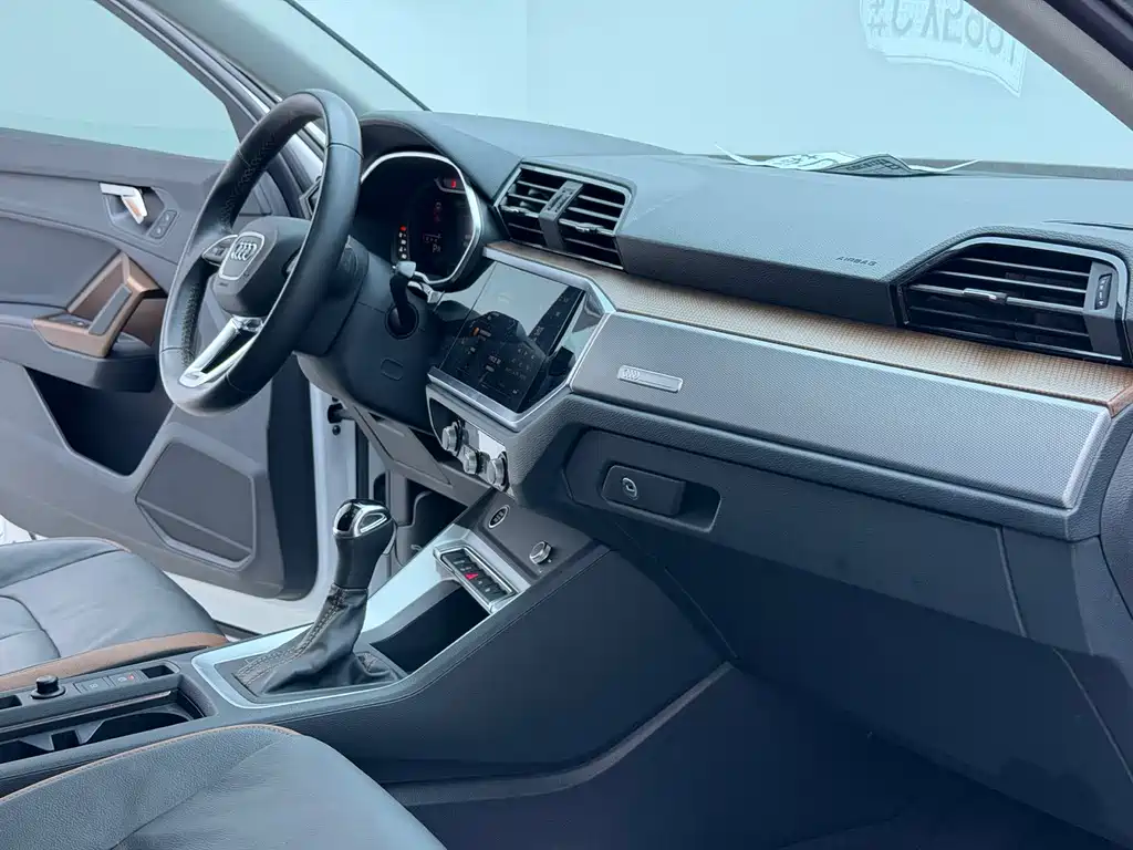 Audi Q3 2023 — фото 16