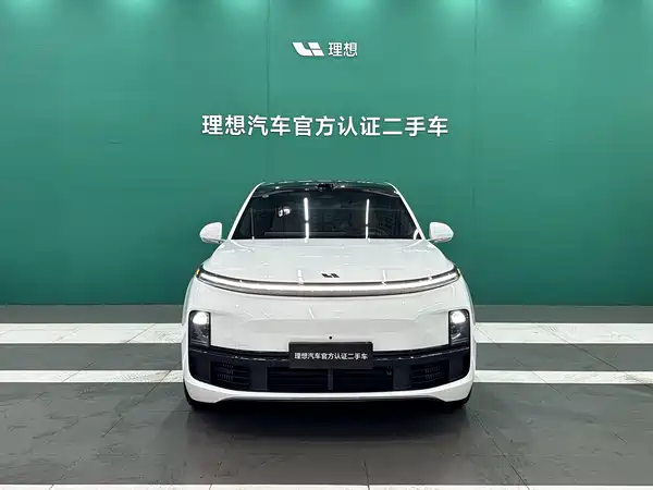 Li Auto L8 2025