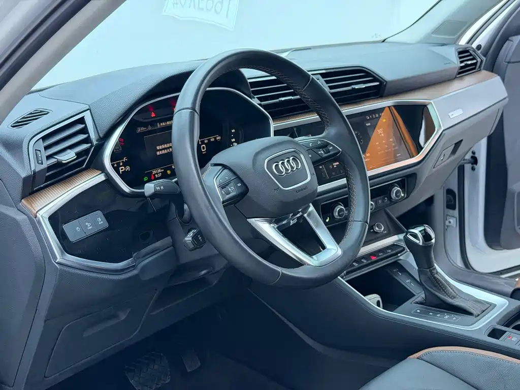 Audi Q3 2023 — фото 12