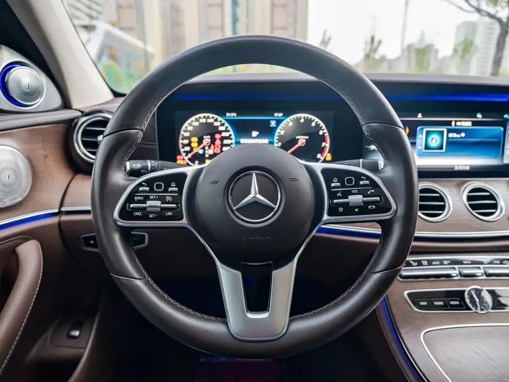 Mercedes-Benz E-Class 2019 — фото 13