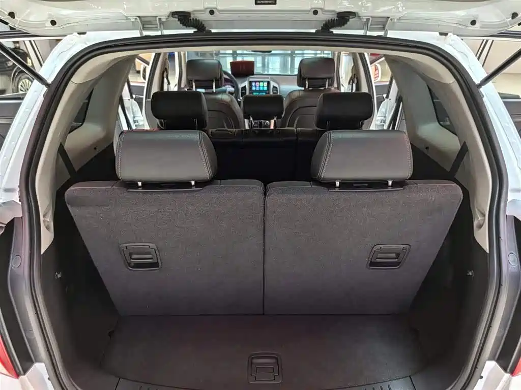 Chevrolet Captiva 2017 — фото 18