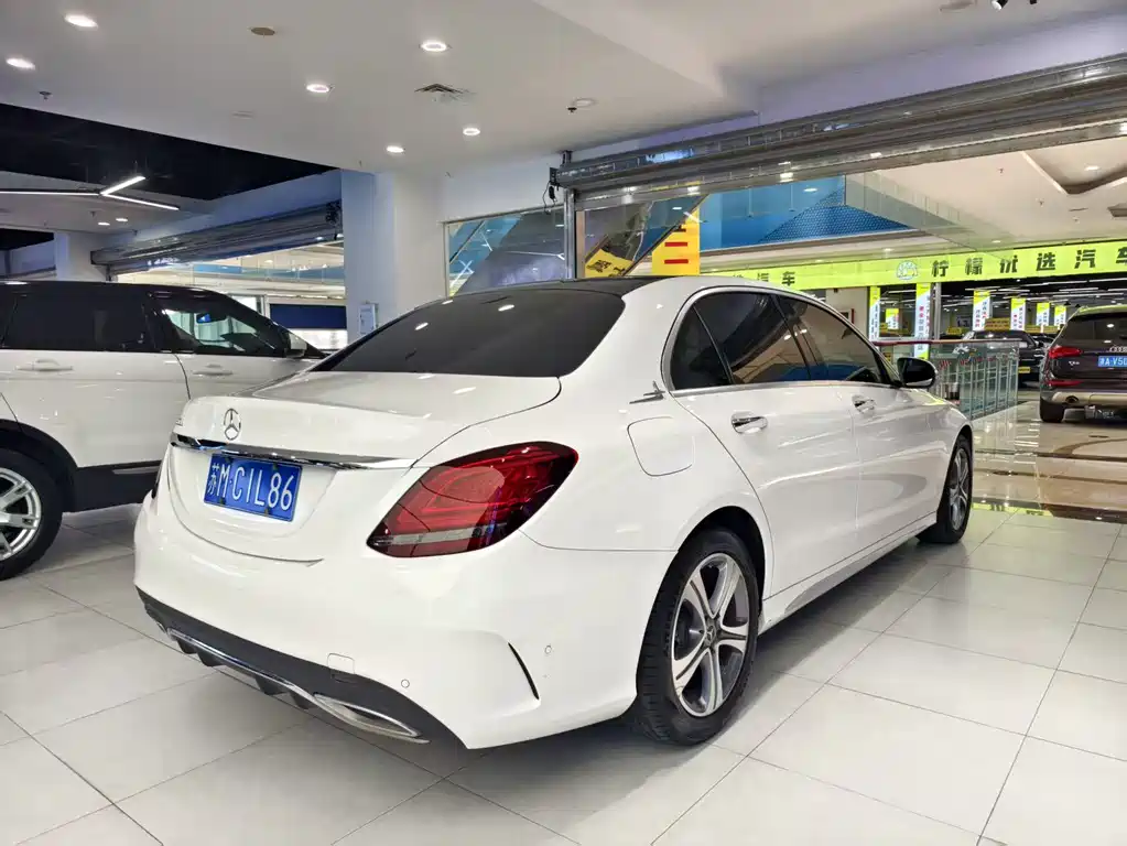 Mercedes-Benz C-Class 2020 — фото 17