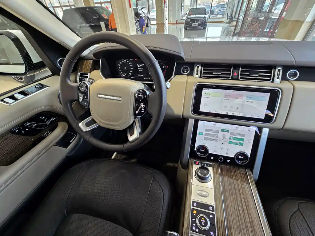 Land Rover Range Rover 2019 — фото 18
