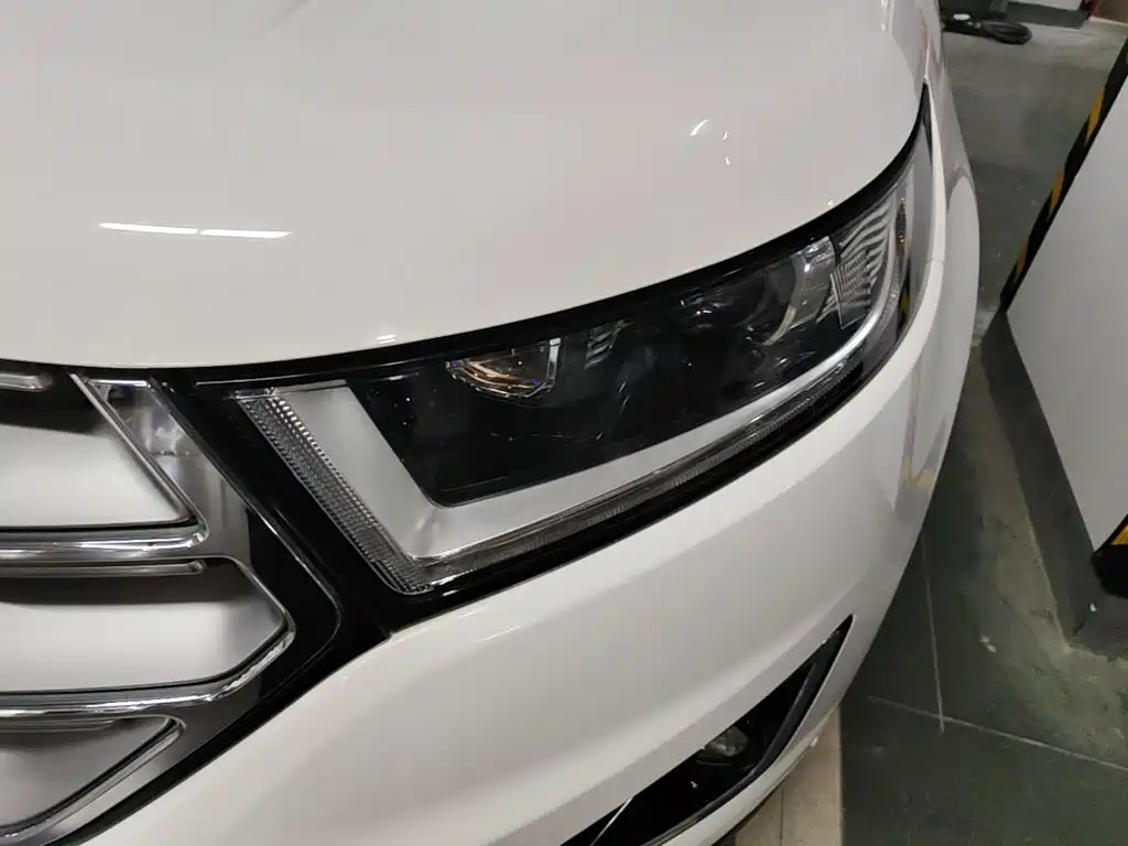 Ford Edge 2016 — фото 24