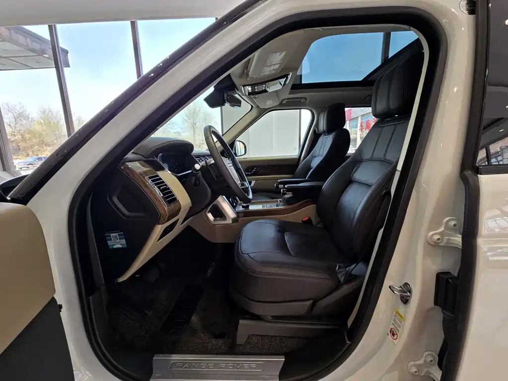 Land Rover Range Rover 2019 — фото 10