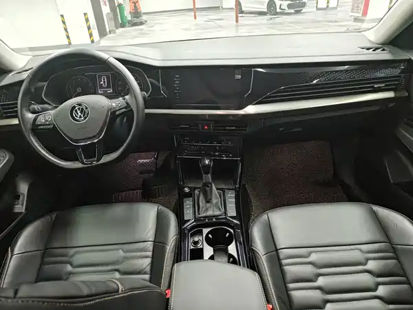 Volkswagen Passat 2021