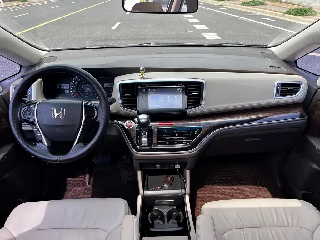 Honda Odyssey 2018 — фото 10