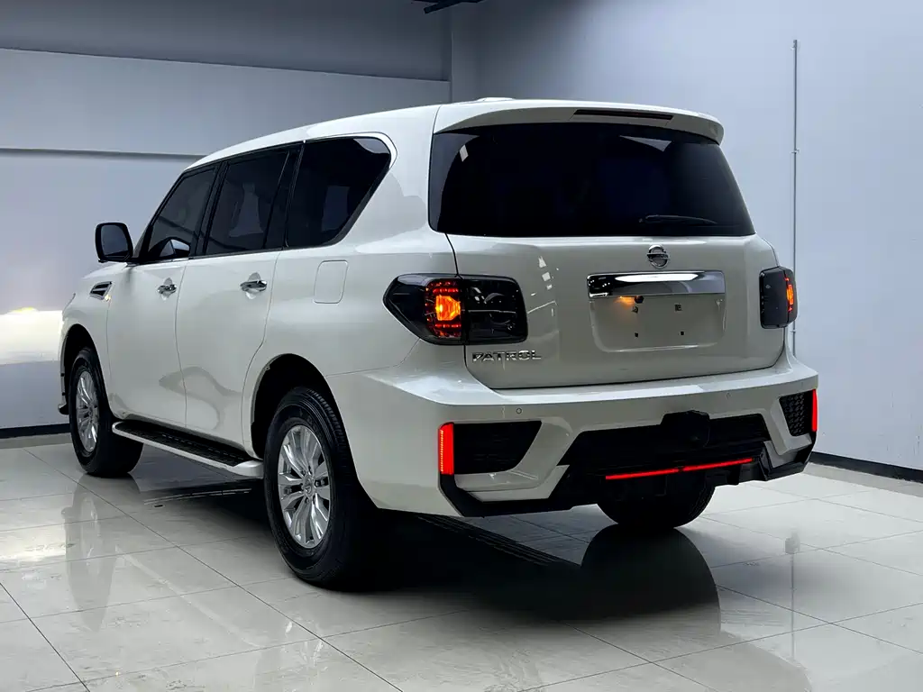 Nissan Patrol 2018 — фото 15
