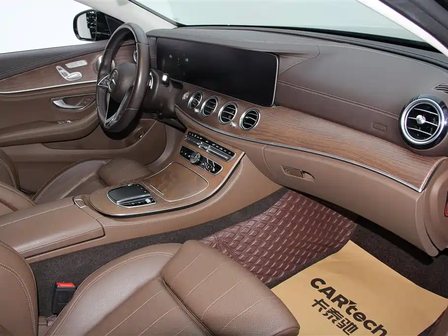 Mercedes-Benz E-Class 2022 — фото 23