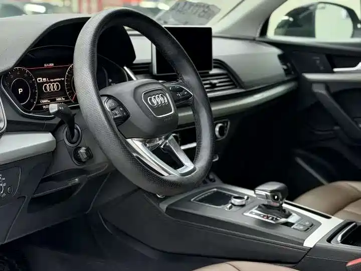 Audi Q5L 2019 — фото 9