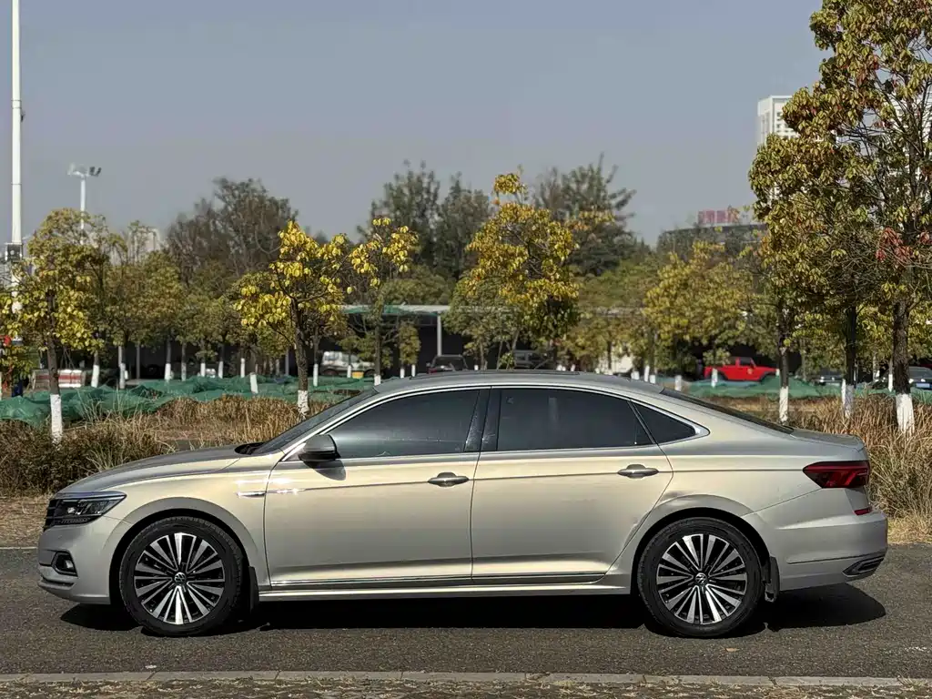 Volkswagen Passat 2021 — фото 5