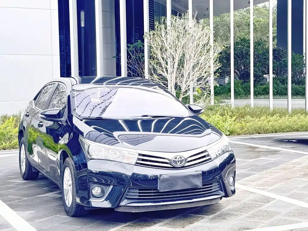 Toyota Corolla 2015 — фото 3