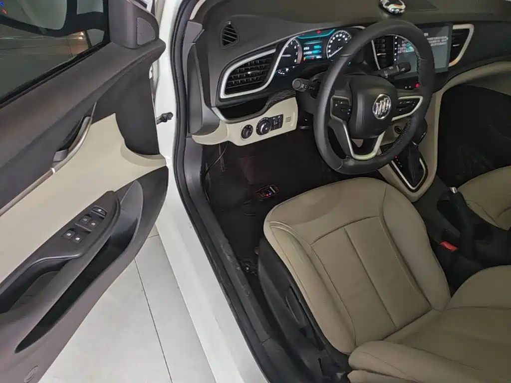 Buick Excelle 2018 — фото 16
