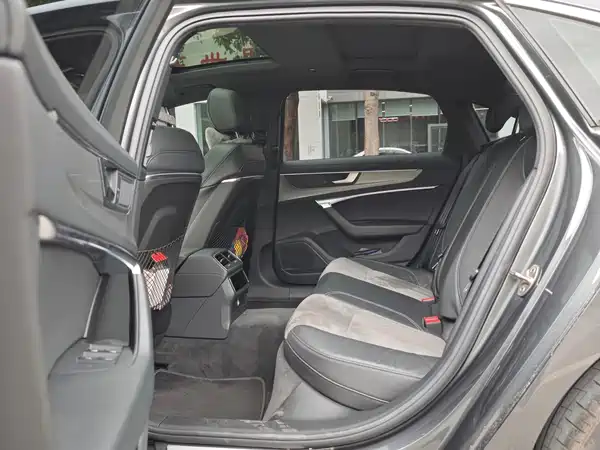 Audi A6L 2022