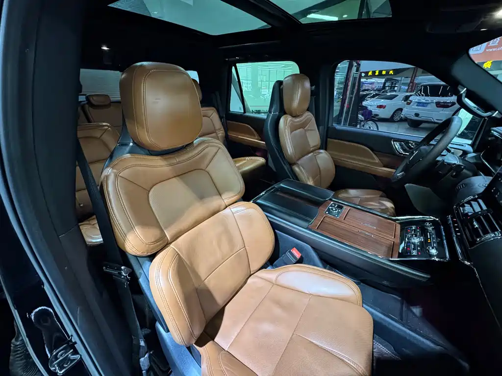 Lincoln Navigator 2021 — фото 11