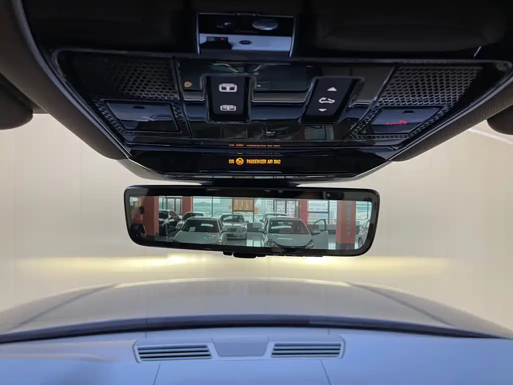 Land Rover Range Rover 2025 — фото 14