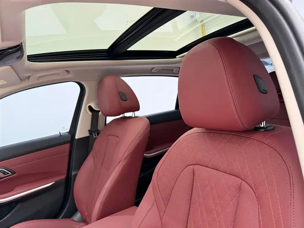 BMW 3 Series 2025 — фото 16