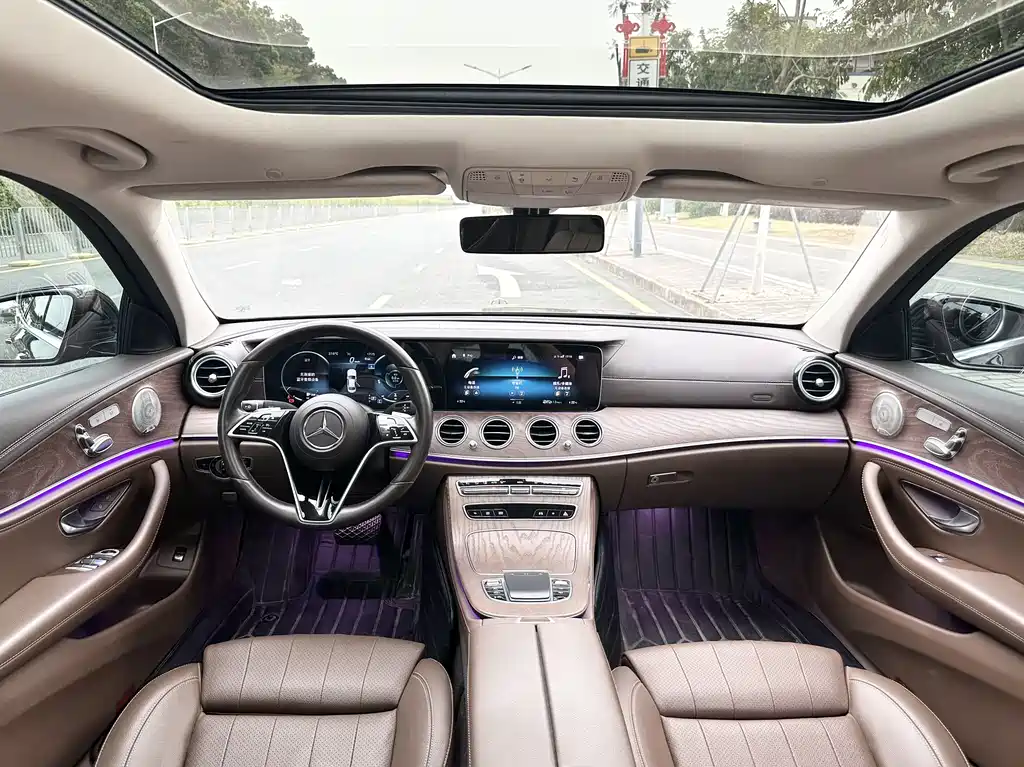 Mercedes-Benz E-Class 2022 — фото 12