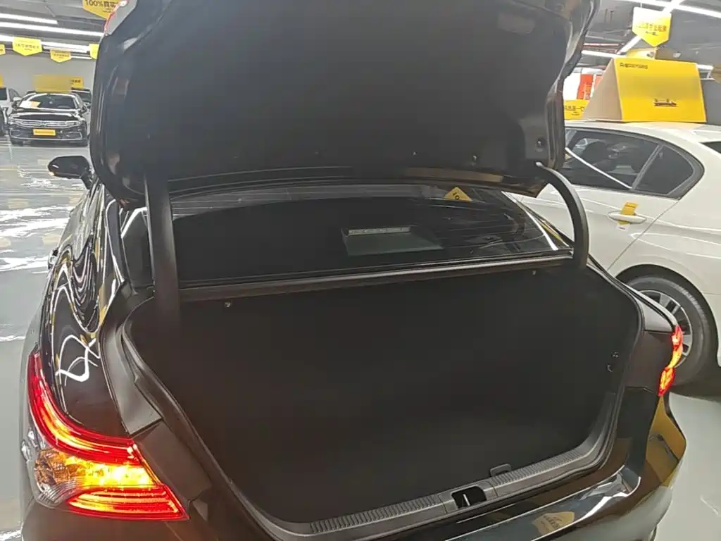 Toyota Camry 2022 — фото 19