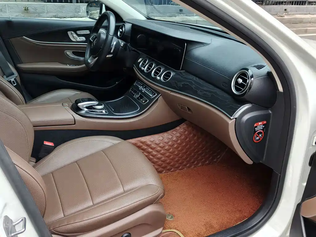 Mercedes-Benz E-Class 2018 — фото 13