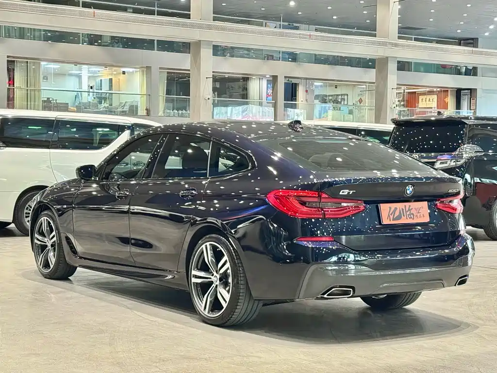 BMW 6 Series GT 2023 — фото 16
