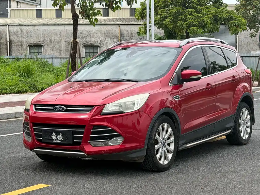 Ford Kuga 2013 — фото 1