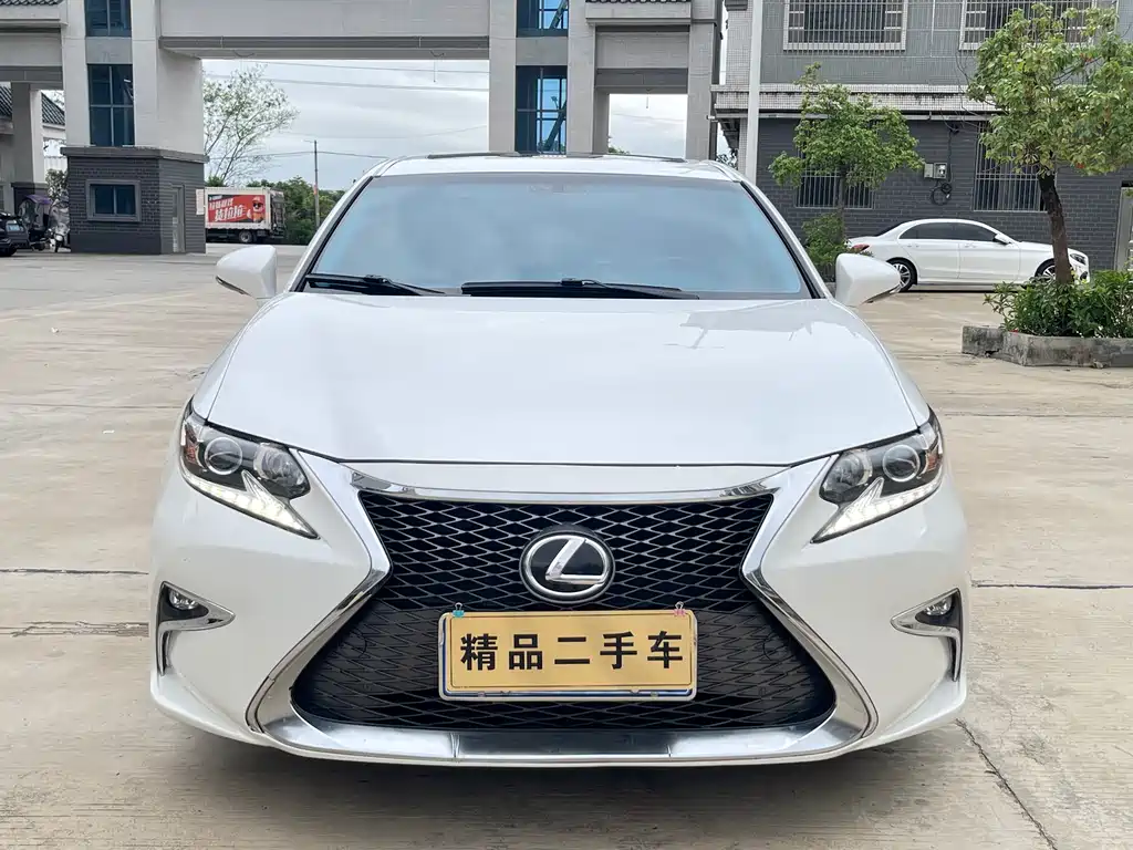 Lexus ES 2016 — фото 2