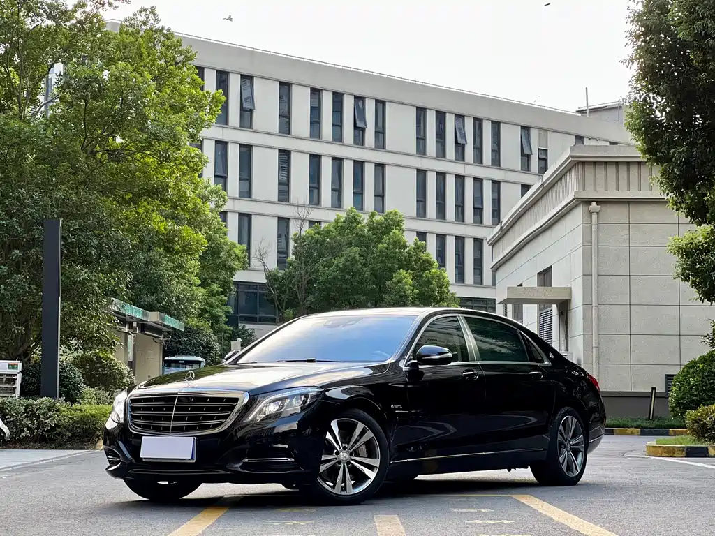 Mercedes-Benz Maybach S-Class 2016 — фото 1
